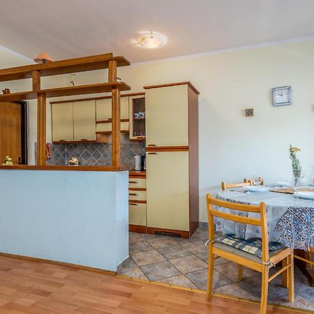 Beautiful Apartment In Pinezici With Wifi Eksteriør bilde