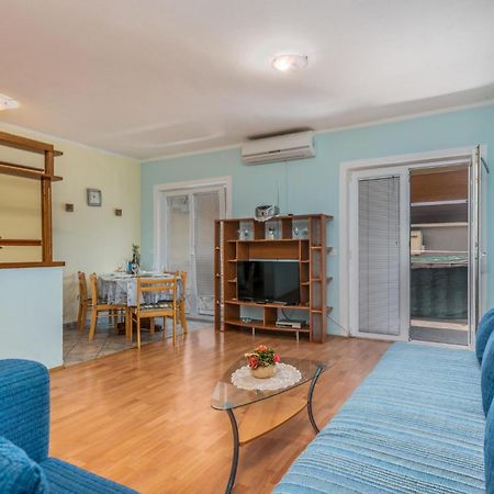 Beautiful Apartment In Pinezici With Wifi Eksteriør bilde