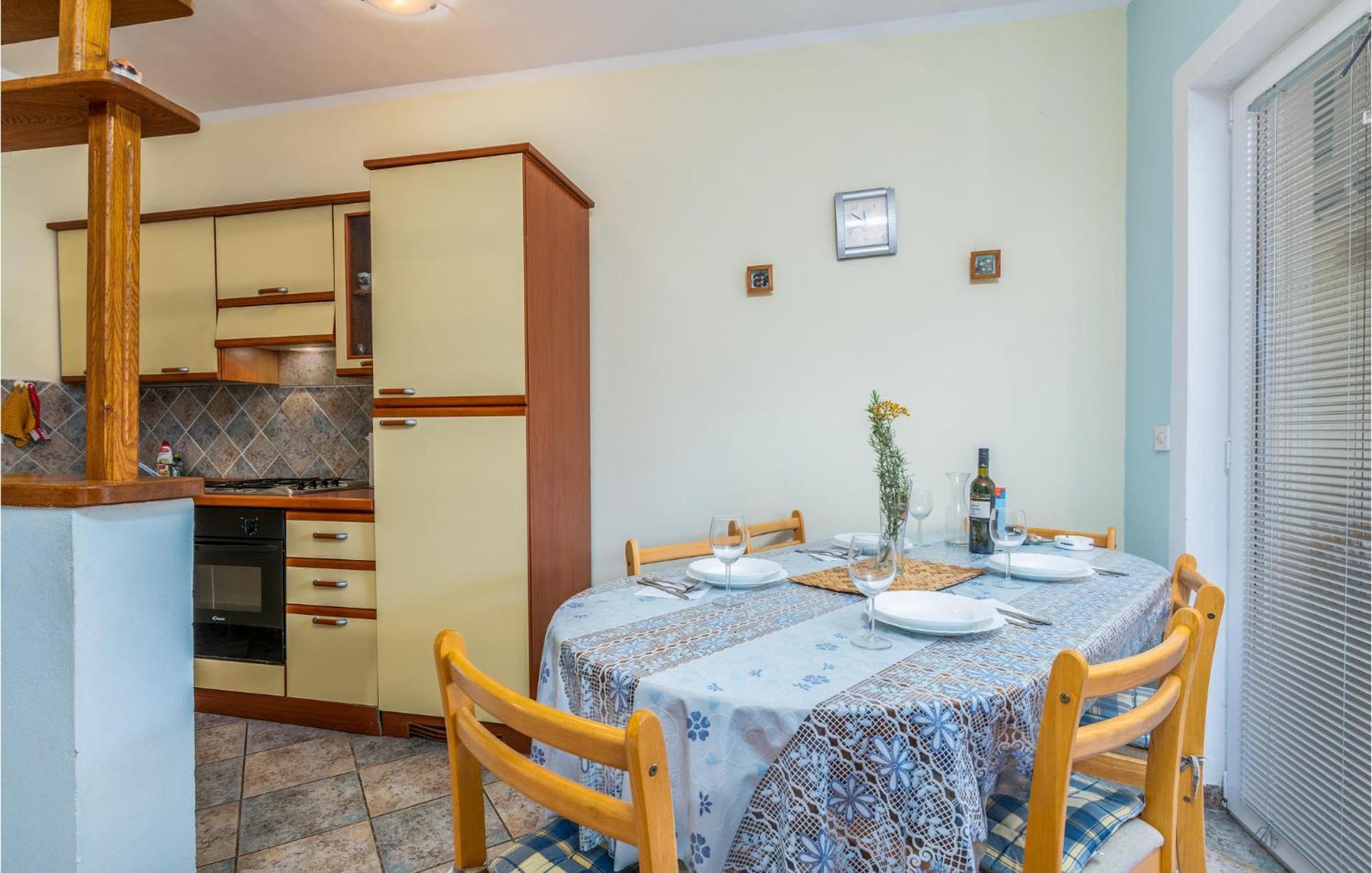 Beautiful Apartment In Pinezici With Wifi Eksteriør bilde